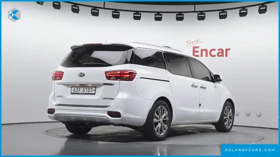 KIA CARNIVAL 7-SEATER LIMOUSINE