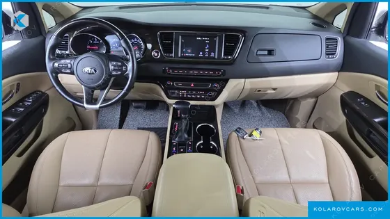 KIA CARNIVAL 7-SEATER LIMOUSINE