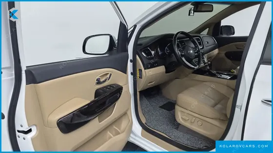 KIA CARNIVAL 7-SEATER LIMOUSINE