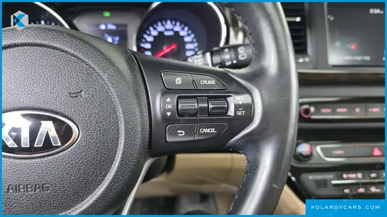 KIA CARNIVAL 7-SEATER LIMOUSINE