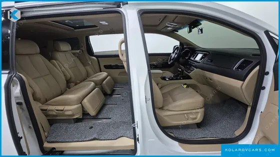KIA CARNIVAL 7-SEATER LIMOUSINE