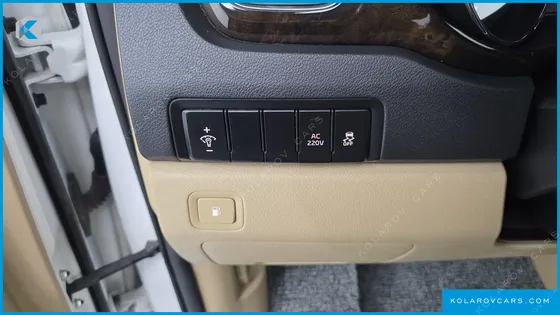 KIA CARNIVAL 7-SEATER LIMOUSINE