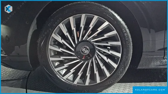 HYUNDAI GRANDEUR CALLIGRAPHY