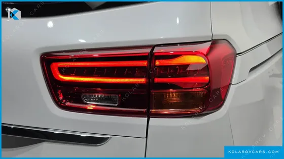 KIA CARNIVAL 9-SEATER NOBLESSE SPECIAL