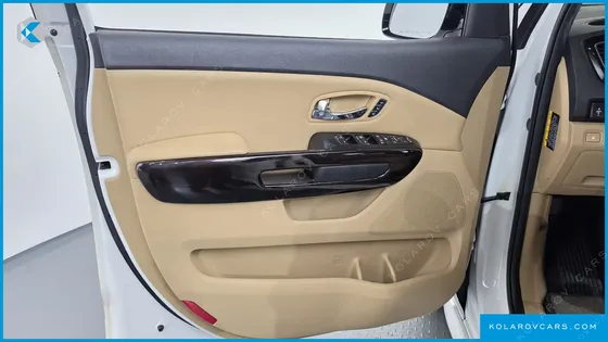 KIA CARNIVAL 9-SEATER NOBLESSE SPECIAL