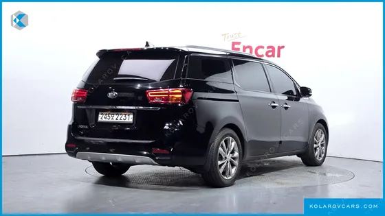 KIA CARNIVAL 9-SEATER NOBLESSE