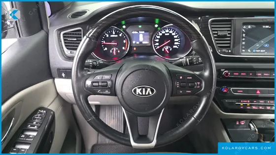 KIA CARNIVAL 9-SEATER NOBLESSE