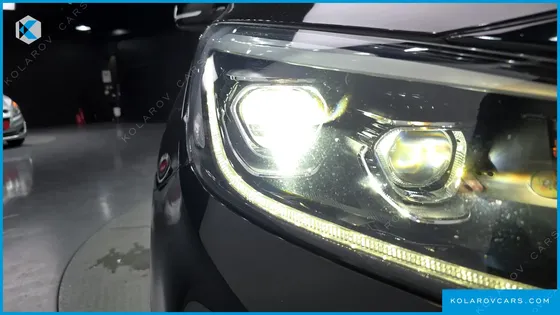 KIA CARNIVAL 9-SEATER NOBLESSE