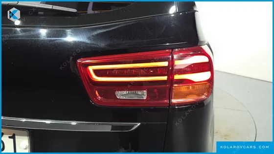 KIA CARNIVAL 9-SEATER NOBLESSE