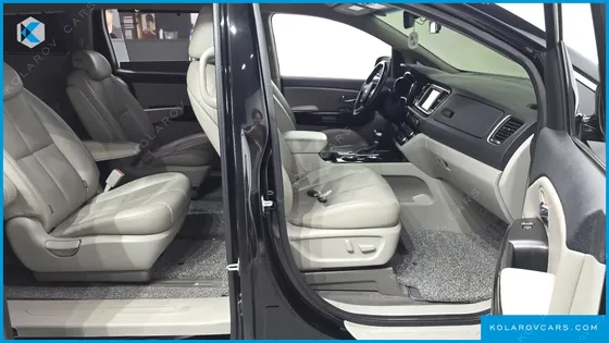 KIA CARNIVAL 9-SEATER NOBLESSE