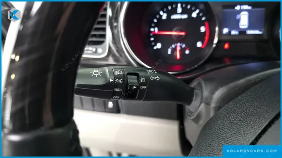 KIA CARNIVAL 9-SEATER NOBLESSE