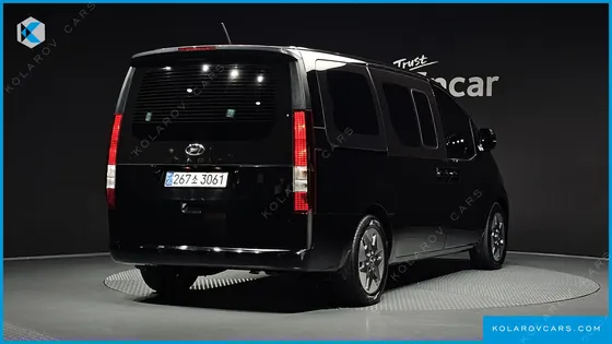 HYUNDAI STARIA TOURER 9-SEATER