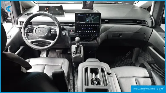 HYUNDAI STARIA TOURER 9-SEATER