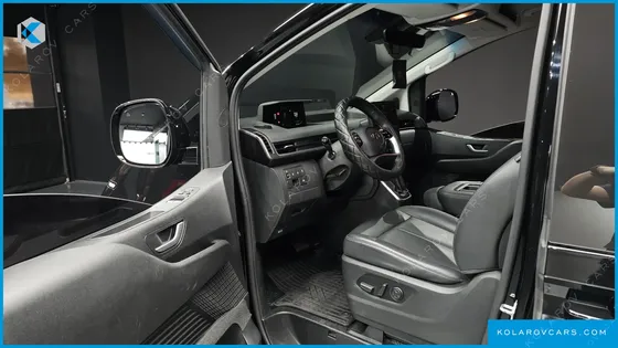 HYUNDAI STARIA TOURER 9-SEATER