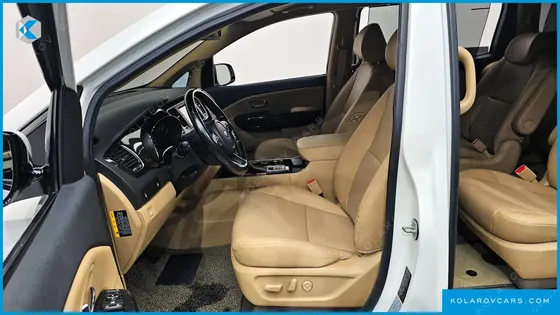 KIA CARNIVAL 9-SEATER PRSTIGE