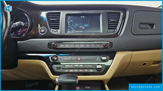 KIA CARNIVAL 9-SEATER PRSTIGE