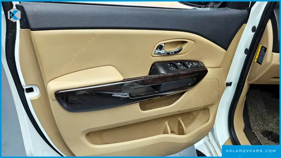 KIA CARNIVAL 9-SEATER PRSTIGE