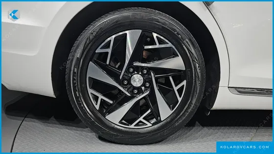 HYUNDAI GRANDEUR PREMIUM CHOICE