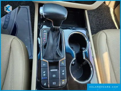 KIA CARNIVAL 9-SEATER NOBLESSE SPECIAL