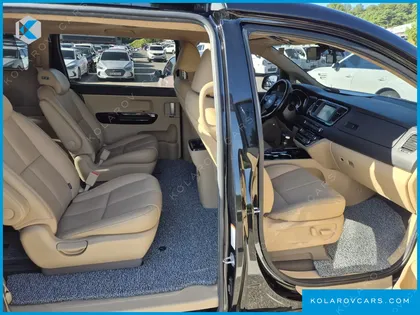 KIA CARNIVAL 9-SEATER NOBLESSE SPECIAL