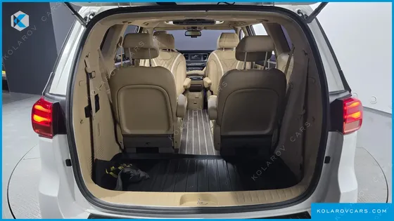KIA CARNIVAL 9-SEATER NOBLESSE