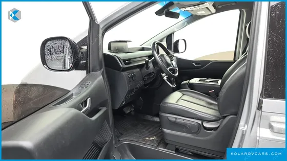 HYUNDAI STARIA CARGO 3-SEATER