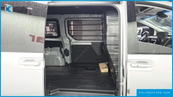 HYUNDAI STARIA CARGO 3-SEATER