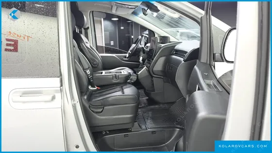 HYUNDAI STARIA CARGO 3-SEATER