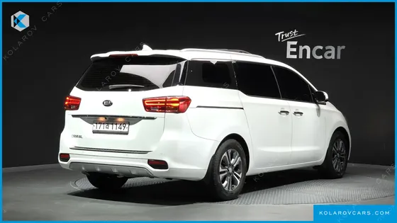KIA CARNIVAL 9-SEATER LUXURY