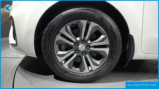 KIA CARNIVAL 9-SEATER LUXURY