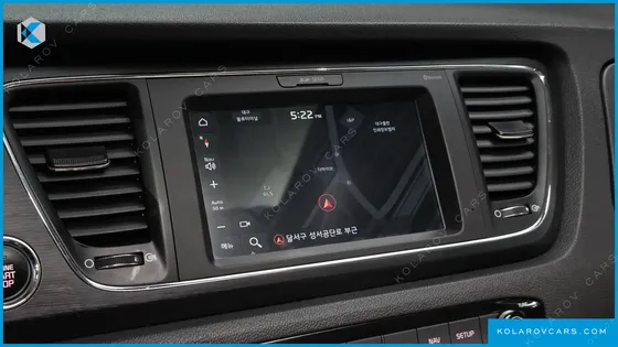 KIA CARNIVAL 9-SEATER LUXURY