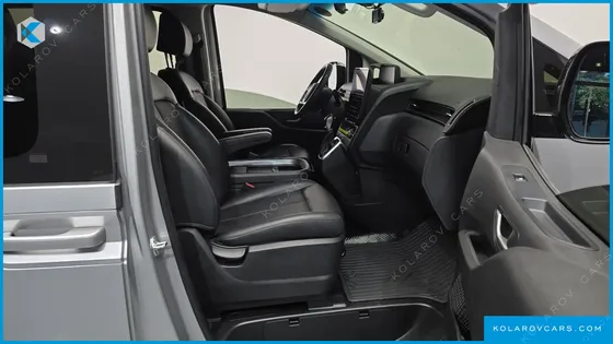 HYUNDAI STARIA CARGO 5-SEATER
