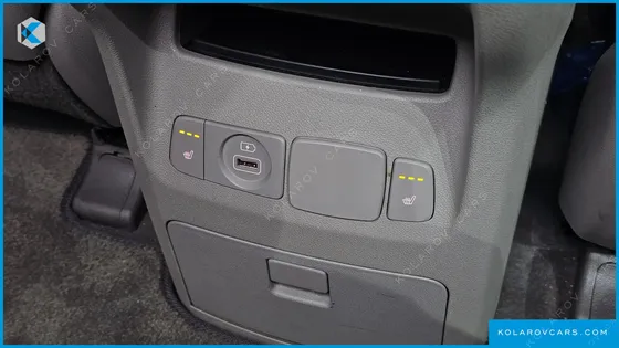 KIA CARNIVAL 9-SEATER PRSTIGE