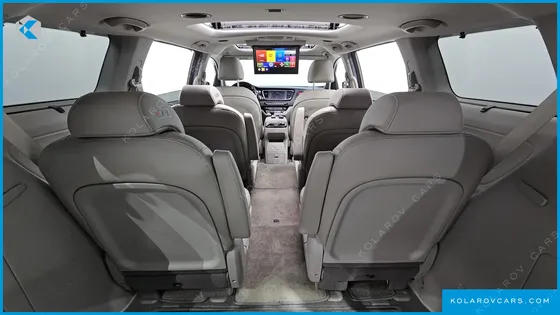 KIA CARNIVAL 9-SEATER PRSTIGE