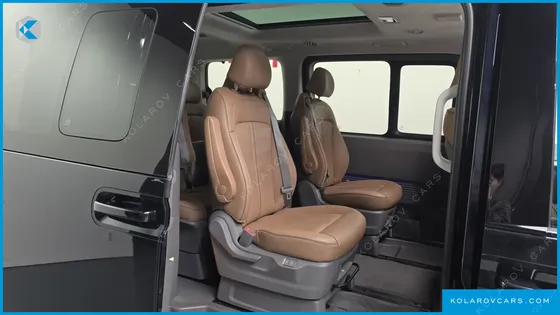 HYUNDAI STARIA LOUNGE 9-SEATER