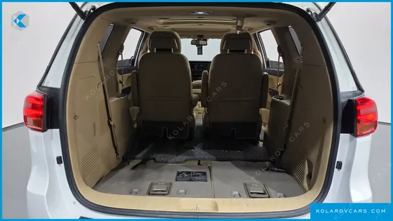 KIA CARNIVAL 7-SEATER LIMOUSINE