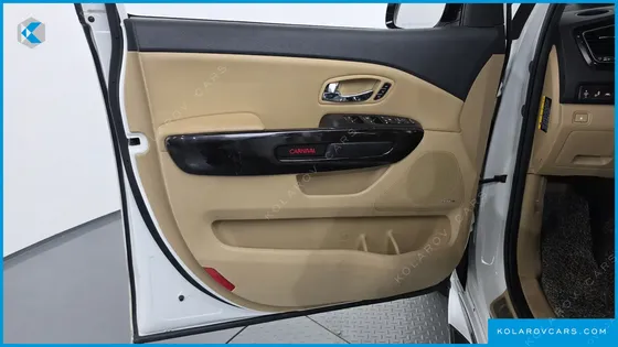 KIA CARNIVAL 7-SEATER LIMOUSINE
