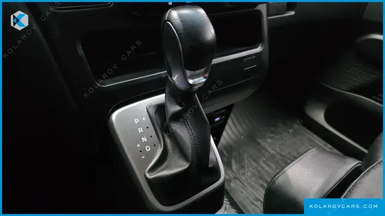 HYUNDAI STARIA TOURER 11-SEATER