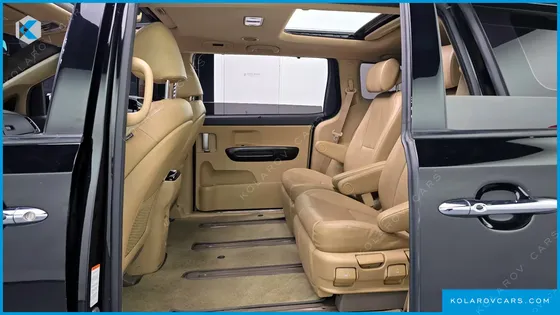 KIA CARNIVAL GASOLINE 7-SEATER LIMOUSINE