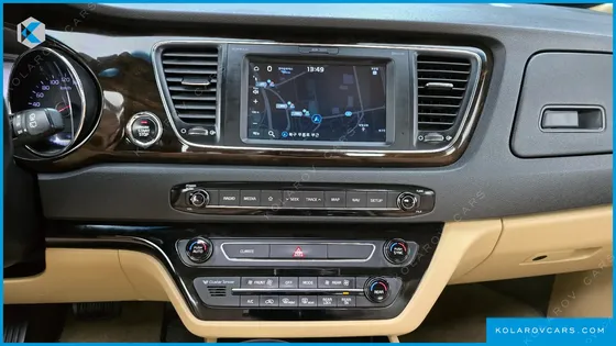 KIA CARNIVAL GASOLINE 7-SEATER LIMOUSINE