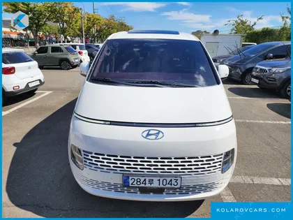 HYUNDAI STARIA TOURER 9-SEATER