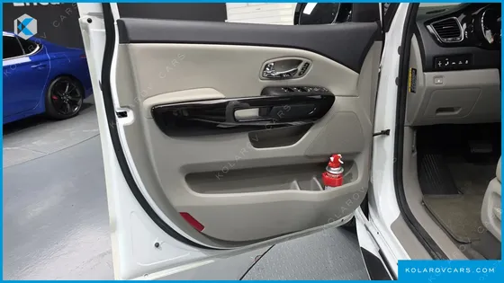 KIA CARNIVAL GASOLINE 9-SEATER NOBLESSE SPECIAL