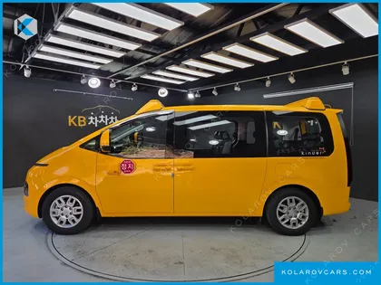 HYUNDAI STARIA L3.5  KINDER SAFETY CAR