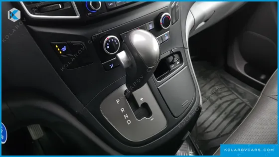 HYUNDAI STAREX 3-SEATER VAN