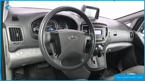 HYUNDAI STAREX 3-SEATER VAN