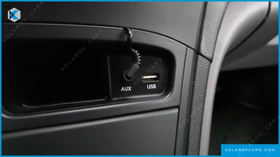 HYUNDAI STAREX 3-SEATER VAN