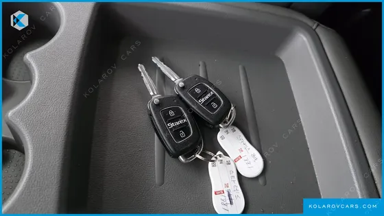 HYUNDAI STAREX 3-SEATER VAN