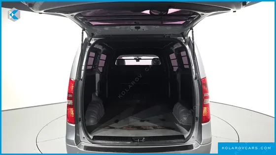 HYUNDAI STAREX 3-SEATER VAN