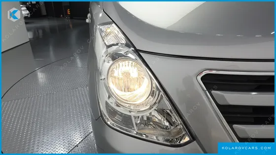 HYUNDAI STAREX 3-SEATER VAN