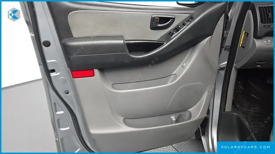 HYUNDAI STAREX 3-SEATER VAN